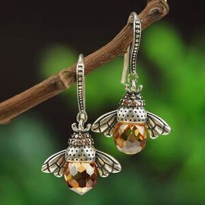 🐝 Betsey Johnson Fashion Bee Earrings Crystal Vintage Style 🐝